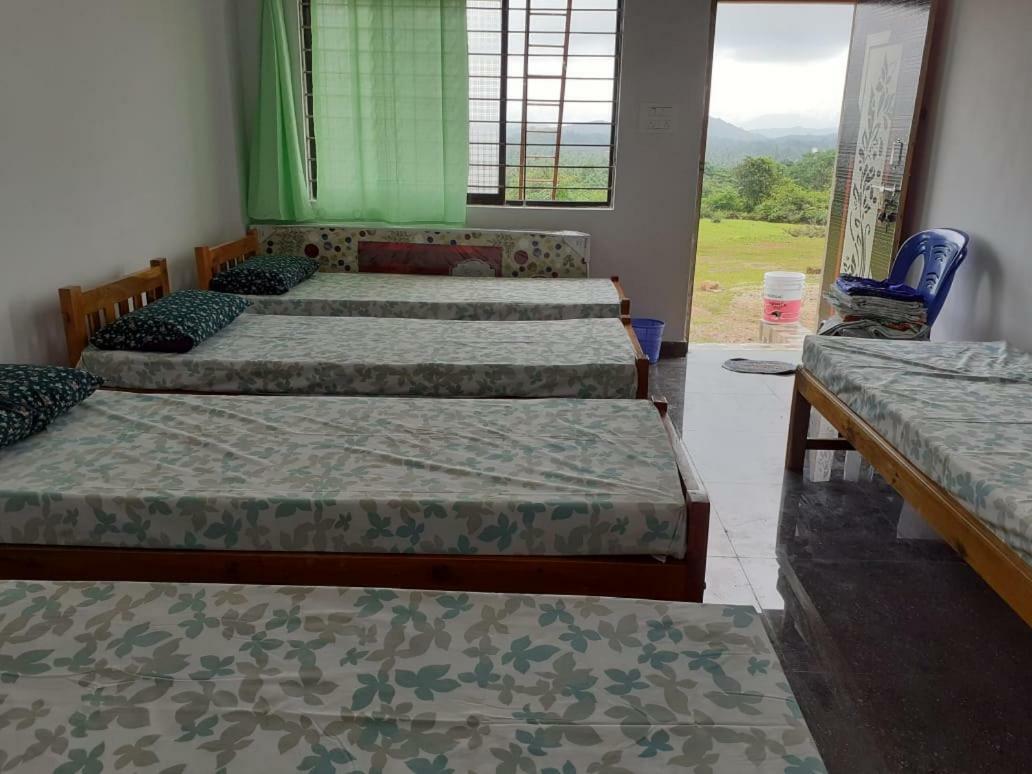 M G Cottage & Dormitory Gokarna  Exteriér fotografie