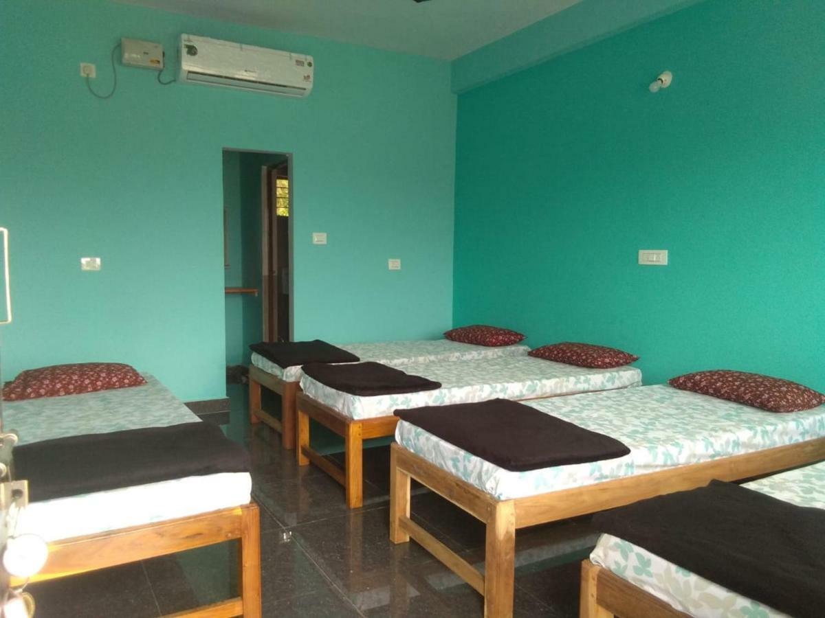 M G Cottage & Dormitory Gokarna  Exteriér fotografie